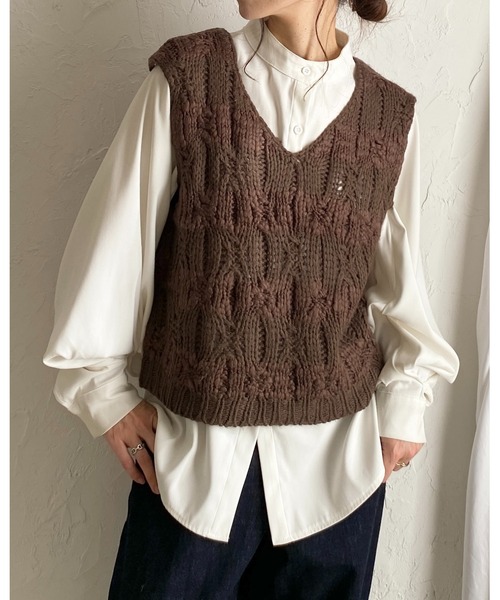 セール】ローゲージケーブル手編み風vネックショート丈ハンドニット