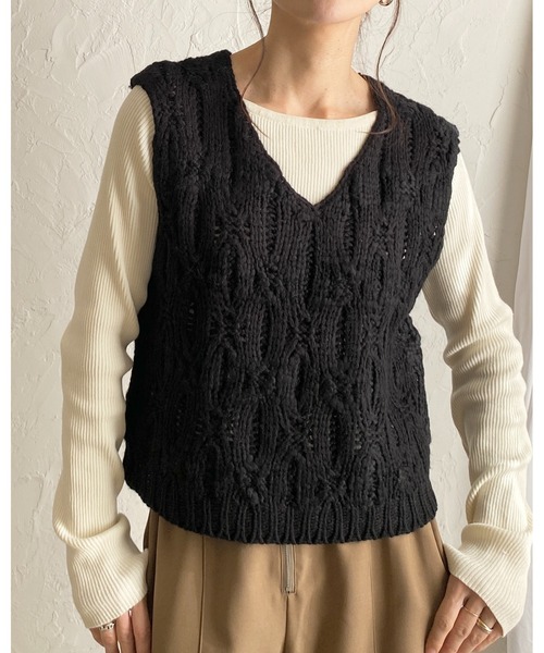 セール】ローゲージケーブル手編み風vネックショート丈ハンドニット
