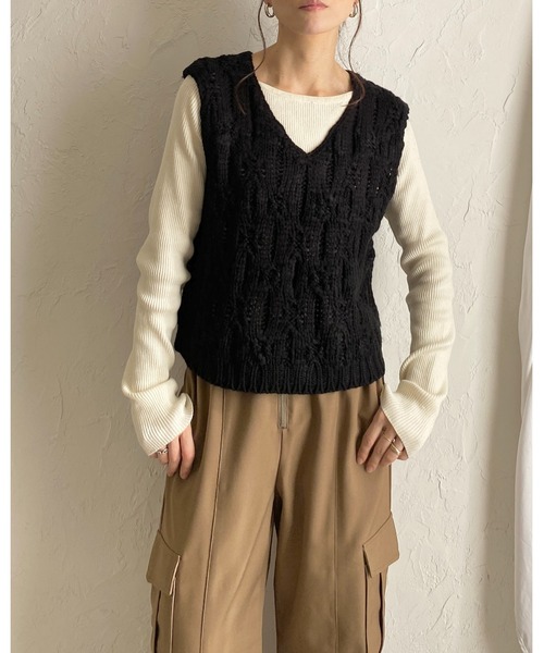 セール】ローゲージケーブル手編み風vネックショート丈ハンドニット