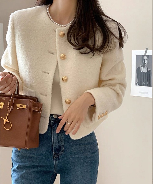shopnikoniko(ショップニコニコ)の「ブークレ ウールライク ショート丈 ノーカラージャケット(ノーカラージャケット・レディース・ブラック/ホワイト・フリー)」の1枚目の写真