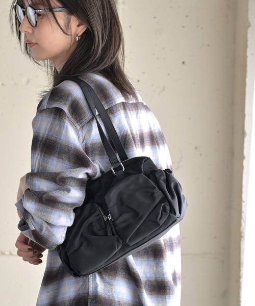 enlit(エンリット)の「【 enlit / エンリット 】 ダブルポケット ショルダーバッグ(ショルダーバッグ・レディース・アイボリー/ブラック/カーキ・FREE)」の3枚目の写真