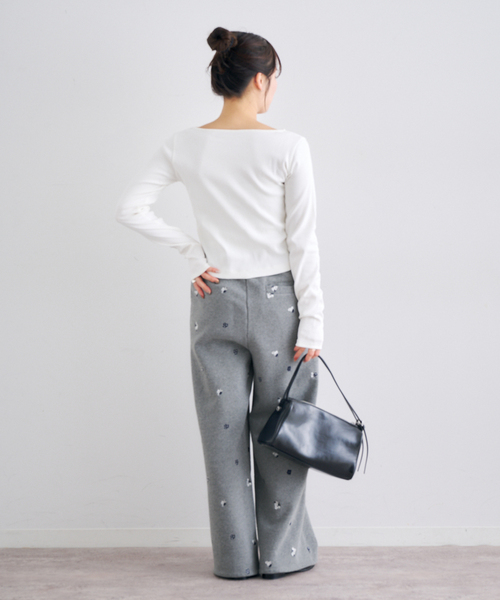 U by SPICK&SPAN(ユーバイスピックアンドスパン)の「ルーズストレート刺繍スウェットパンツ(スウェットパンツ・レディース・チャコールグレー・38/36)」の9枚目の写真