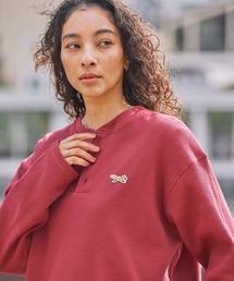 PENNEYS（ぺニーズ）の「PENNEYS ぺニーズ 別注 THE FOX ロゴ ワンポイント刺繍 オーバーサイズ ヘンリーネック ショート丈 サーマル 長袖Tシャツ（Tシャツ/カットソー）」