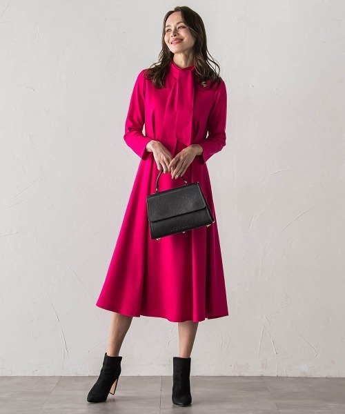 Viaggio Blu（ビアッジョブルー）の「【WEB限定カラーあり/新色追加】ルミナリー圧縮スムースワンピース（ワンピース・レディース・ピンク・M）」の6枚目の写真