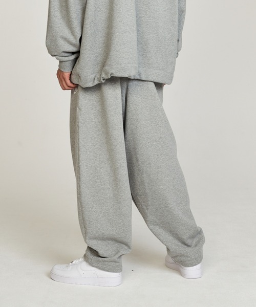 NIKE(ナイキ)の「ナイキ スポーツウェア クラブ メンズ オーバーサイズド フレンチ テリー パンツ / Nike Sportswear Club Men's Oversized French Terry Pants IF0722-063 Dark Grey Heather(スウェットパンツ・メンズ・グレー系その他・M/S/XL/L/2XL)」の12枚目の写真