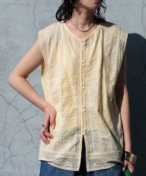 antiqua(アンティカ)の「ノースリーブ レース 綿100 ベスト(ベスト・レディース・ホワイト/ブラック/ナチュラル・ONESIZE)」の3枚目の写真