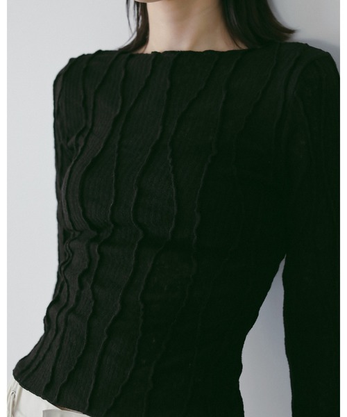 anuke（アンヌーク）の「Random Pintuck Tops（Tシャツ/カットソー・レディース・クリーム/ブラック/ブルー系その他・FREE）」の5枚目の写真