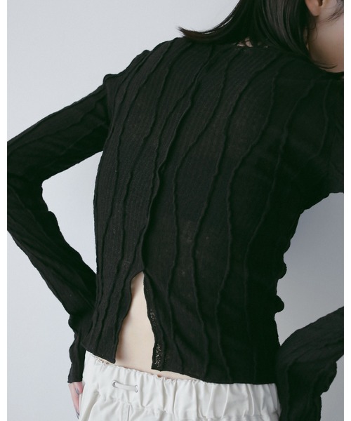 anuke（アンヌーク）の「Random Pintuck Tops（Tシャツ/カットソー・レディース・クリーム/ブラック/ブルー系その他・FREE）」の6枚目の写真