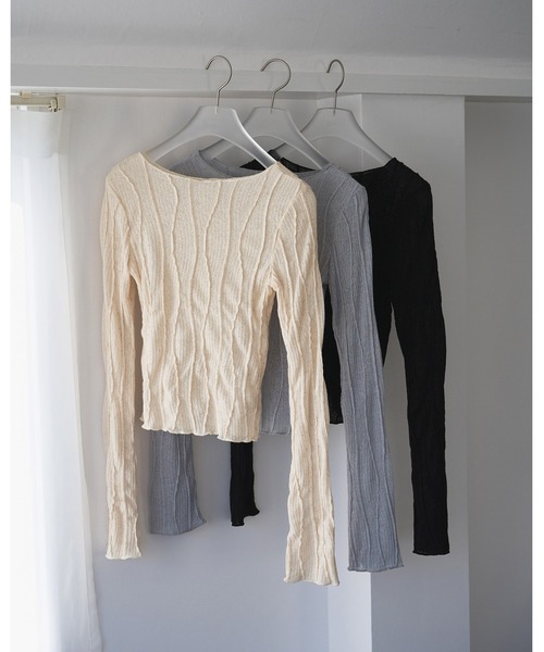 anuke（アンヌーク）の「Random Pintuck Tops（Tシャツ/カットソー・レディース・クリーム/ブラック/ブルー系その他・FREE）」の7枚目の写真