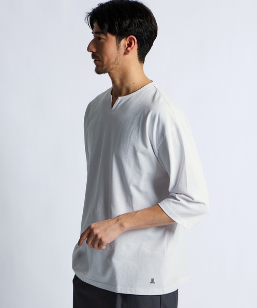 LANVIN en Bleu(ランバンオンブルー)の「シルキータッチ キーネック 7分袖 Tシャツ(Tシャツ/カットソー・メンズ・チャコールグレー/ブラック/ホワイト・46/48/50/52)」の4枚目の写真