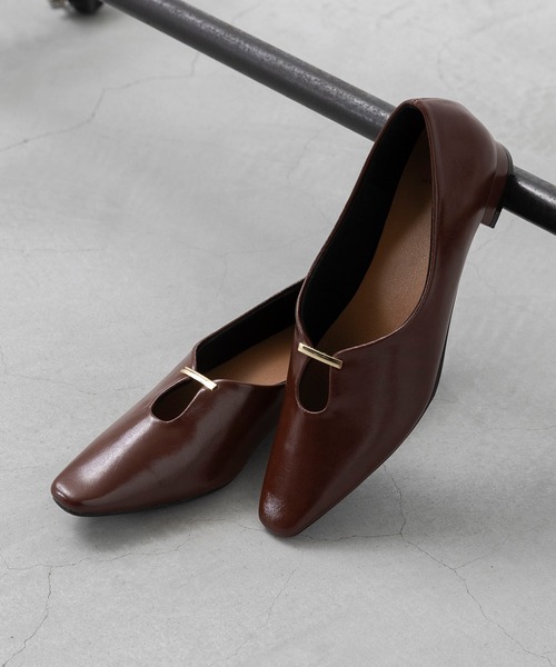welleg(ウェレッグ)の「【 極やわ 】 U字カット アクセントバー 2cmヒールパンプス(パンプス・レディース・ブラック/アイボリー/ブラック系その他/シルバー/ブラウン・23.5cm/23.0cm/25.0cm/24.5cm/24.0cm/22.0cm/21.5cm/26.0cm/25.5cm/22.5cm)」の4枚目の写真