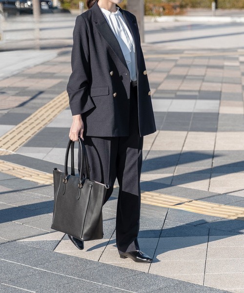 welleg(ウェレッグ)の「【 極やわ 】 U字カット アクセントバー 2cmヒールパンプス(パンプス・レディース・ブラック/アイボリー/ブラック系その他/シルバー/ブラウン・23.5cm/23.0cm/25.0cm/24.5cm/24.0cm/22.0cm/21.5cm/26.0cm/25.5cm/22.5cm)」の18枚目の写真