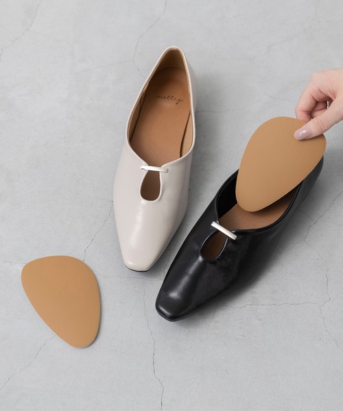 welleg(ウェレッグ)の「【 極やわ 】 U字カット アクセントバー 2cmヒールパンプス(パンプス・レディース・ブラック/アイボリー/ブラック系その他/シルバー/ブラウン・23.5cm/23.0cm/25.0cm/24.5cm/24.0cm/22.0cm/21.5cm/26.0cm/25.5cm/22.5cm)」の7枚目の写真