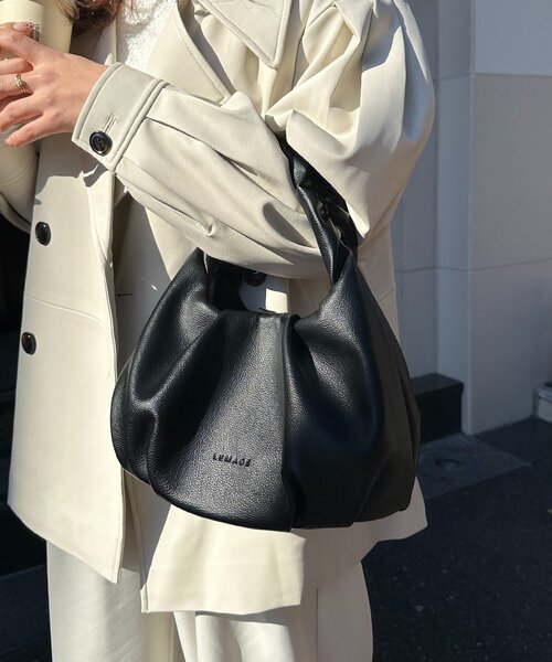 CAPRICIEUX LE'MAGE（カプリシューレマージュ）の「ギャザーハンドルラウンドバッグ（ショルダーバッグ・レディース・キャメル/ライトベージュ/ブラック・FREE）」の5枚目の写真