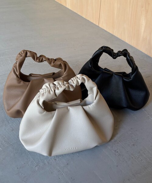 CAPRICIEUX LE'MAGE（カプリシューレマージュ）の「ギャザーハンドルラウンドバッグ（ショルダーバッグ・レディース・キャメル/ライトベージュ/ブラック・FREE）」の11枚目の写真