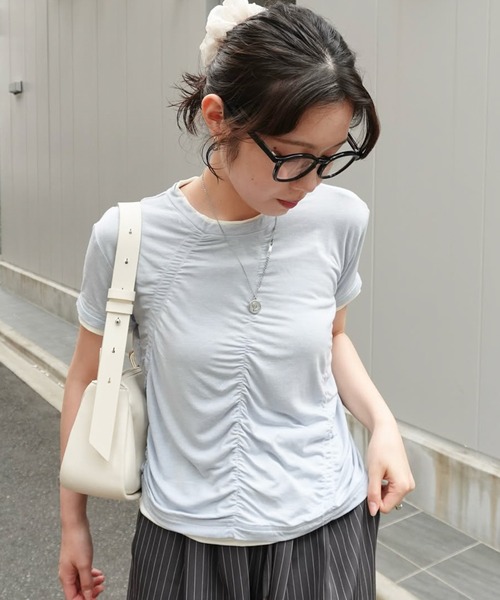 solleim(ソルレム)の「シャーリング配色レイヤードTシャツ(Tシャツ/カットソー・レディース・ブルー/アイボリー/ブラック・M/L)」の3枚目の写真