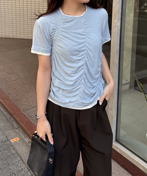 solleim(ソルレム)の「シャーリング配色レイヤードTシャツ(Tシャツ/カットソー・レディース・ブルー/アイボリー/ブラック・M/L)」の12枚目の写真