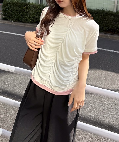 solleim(ソルレム)の「シャーリング配色レイヤードTシャツ(Tシャツ/カットソー・レディース・ブルー/アイボリー/ブラック・M/L)」の6枚目の写真