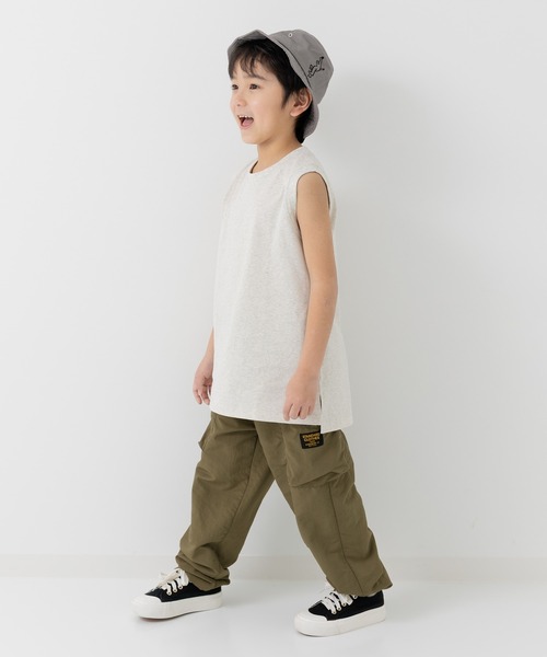 chil2（チルツー）の「綿100％ 無地 ロングシルエット タンクトップ（タンクトップ・キッズ・ブラック/チャコールグレー/クリーム/ホワイト/ブラウン/オートミール・80ｃｍ/90㎝/100cm/110cm/120cm/130cm/140cm/150cm/160cm）」の22枚目の写真