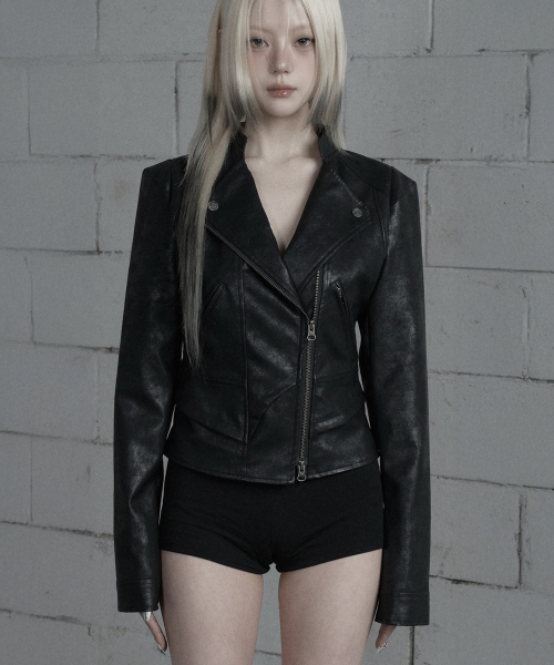 ETRE AU SOMMET(エトレオソメ)の「Slim Cutline Two-Way Racing Jacket (Black)(ライダースジャケット・レディース・ブラック・1/2)」の4枚目の写真