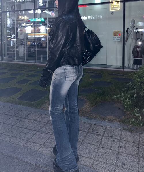 ETRE AU SOMMET(エトレオソメ)の「Slim Cutline Two-Way Racing Jacket (Black)(ライダースジャケット・レディース・ブラック・1/2)」の3枚目の写真