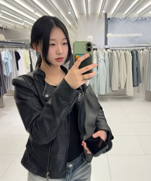 ETRE AU SOMMET(エトレオソメ)の「Slim Cutline Two-Way Racing Jacket (Black)(ライダースジャケット・レディース・ブラック・1/2)」の2枚目の写真