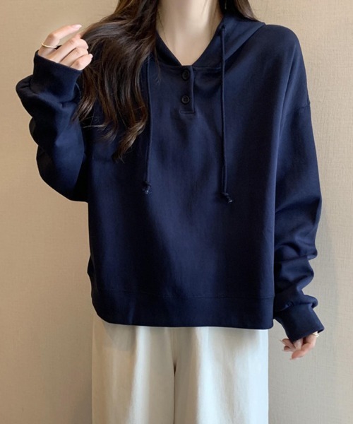 SallyLunn(サリーラン)の「【ゆるっと着こなす】ヘンリーネックフードスウェット(スウェット・レディース・ネイビー/グレー・LARGE/MEDIUM)」の4枚目の写真