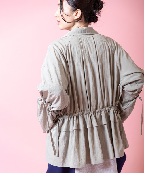 OSMOSIS（オズモーシス）の「ドロストショートトレンチコート（トレンチコート・レディース・チャコール/ベージュ系その他/アイボリー・ONE SIZE）」の8枚目の写真