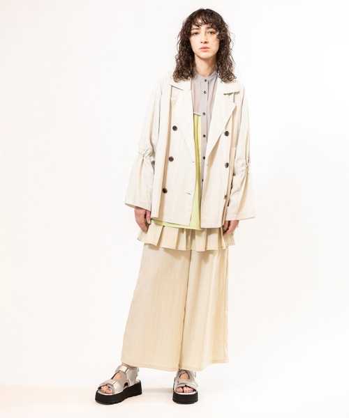 OSMOSIS（オズモーシス）の「ドロストショートトレンチコート（トレンチコート・レディース・チャコール/ベージュ系その他/アイボリー・ONE SIZE）」の9枚目の写真