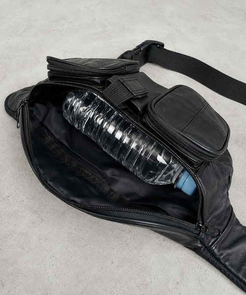 CALIFORNIA OUTFITTERS(カリフォルニア アウトフィッターズ)の「3C21_szラムレザー ラウンドファスナーポケット クロスボディバッグ(ボディバッグ/ウエストポーチ・メンズ・ブラック・ONESIZE)」の6枚目の写真