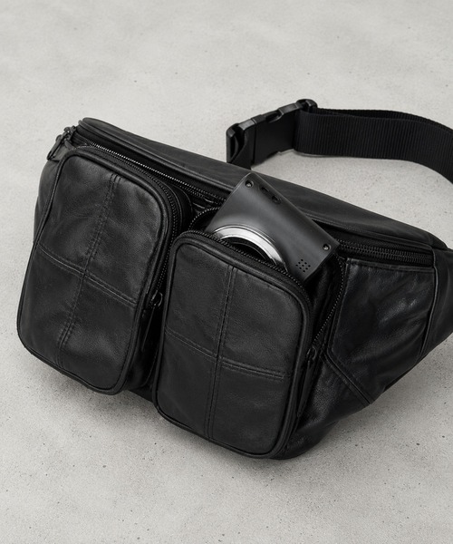 CALIFORNIA OUTFITTERS(カリフォルニア アウトフィッターズ)の「3C21_szラムレザー ラウンドファスナーポケット クロスボディバッグ(ボディバッグ/ウエストポーチ・メンズ・ブラック・ONESIZE)」の4枚目の写真