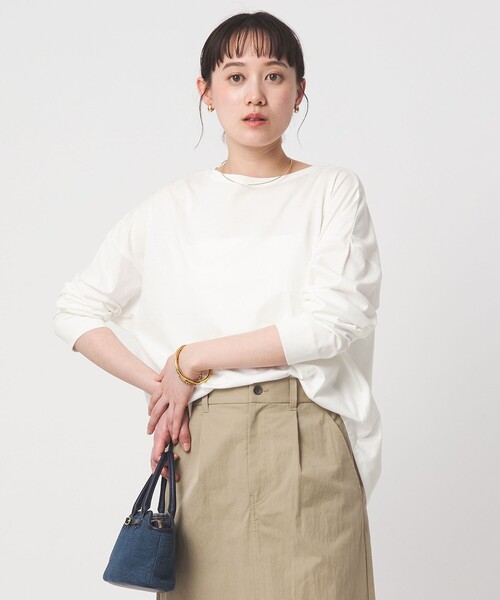green label relaxing(グリーンレーベルリラクシング)の「バック スリット プルオーバー(Tシャツ/カットソー・レディース・オフホワイト/ブラック/その他1・FREE)」の2枚目の写真