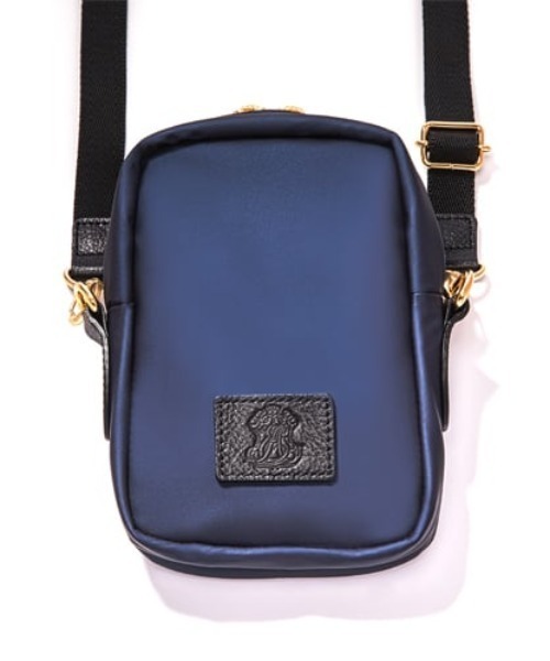 DEVICE(デバイス)の「EMILYSSA レザープレート SW CROSSBODY BAG 日本製 メードインジャパン Made in japan(ショルダーバッグ・レディース・ブラック/ネイビー・FREE)」の4枚目の写真