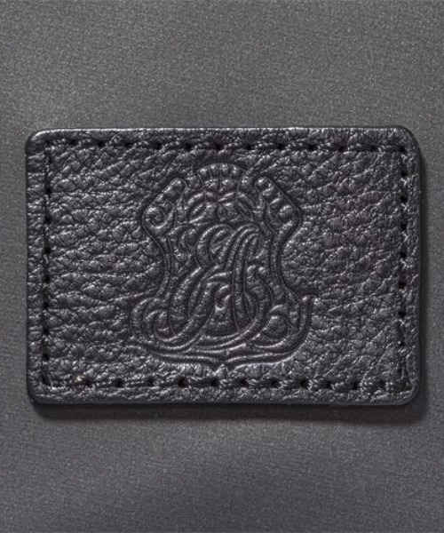 DEVICE(デバイス)の「EMILYSSA レザープレート SW CROSSBODY BAG 日本製 メードインジャパン Made in japan(ショルダーバッグ・レディース・ブラック/ネイビー・FREE)」の10枚目の写真