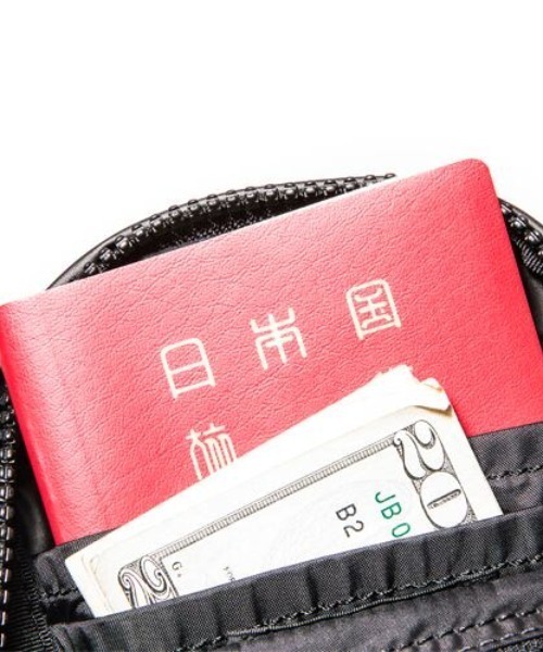 DEVICE(デバイス)の「EMILYSSA レザープレート SW CROSSBODY BAG 日本製 メードインジャパン Made in japan(ショルダーバッグ・レディース・ブラック/ネイビー・FREE)」の17枚目の写真