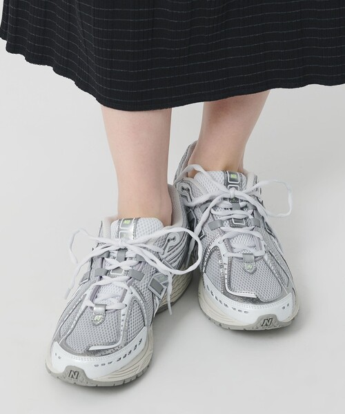 NEW BALANCE(ニューバランス)の「<New Balance>U1906 3NQ スニーカー(スニーカー・レディース・シルバー・24cm/23.5cm/23cm/22.5cm/25cm/24.5cm)」の3枚目の写真