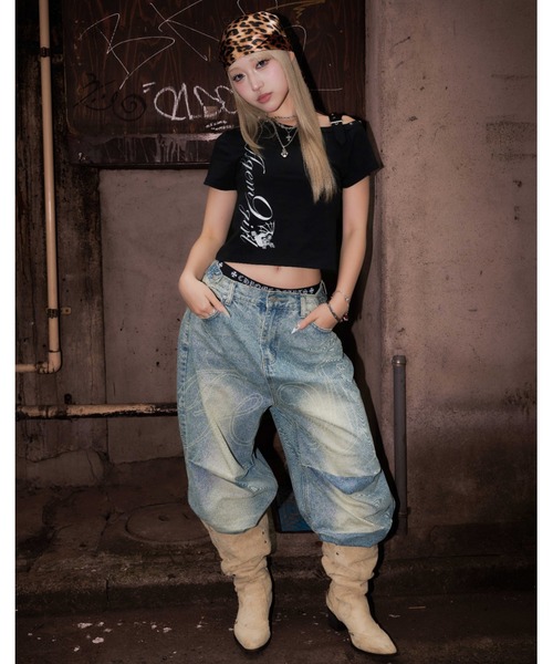 A'GEM9(エージェムナイン)の「A'GEM/9 × .kom 『A'GEM/9 girl/エージェムナインガール』ワンショルクロップTシャツ(Tシャツ/カットソー・レディース・ブラック/グレー・FREE)」の15枚目の写真
