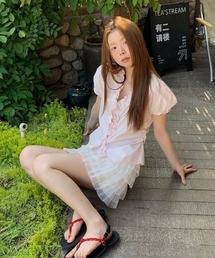 フリルデザインパフスリーブブラウス