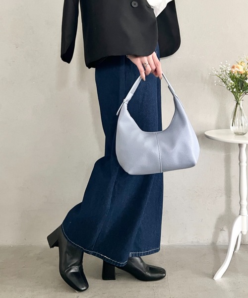 wears(ウェアーズ)の「【8色展開】PUハーフムーンワンハンドバッグ(ハンドバッグ・レディース・イエロー/ライトブルー/グリーン/ベージュ/ブラウン/ダークブラウン/ブラック/ホワイト・FREE)」の20枚目の写真