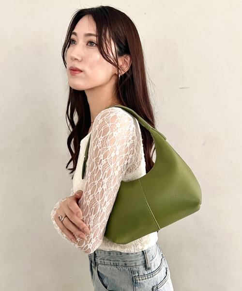 wears(ウェアーズ)の「【8色展開】PUハーフムーンワンハンドバッグ(ハンドバッグ・レディース・イエロー/ライトブルー/グリーン/ベージュ/ブラウン/ダークブラウン/ブラック/ホワイト・FREE)」の19枚目の写真
