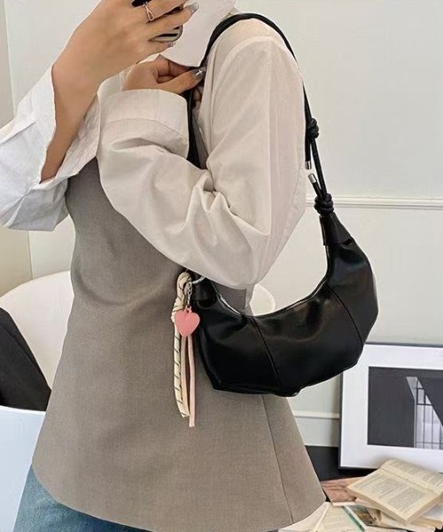 Achic(アシック)の「メタリックワンハンドルバッグ(ハンドバッグ・レディース・イエロー/アイボリー/ブラック/ブルーグリーン/シルバー・F)」の3枚目の写真