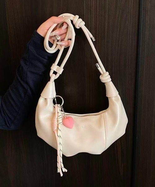Achic(アシック)の「メタリックワンハンドルバッグ(ハンドバッグ・レディース・イエロー/アイボリー/ブラック/ブルーグリーン/シルバー・F)」の16枚目の写真