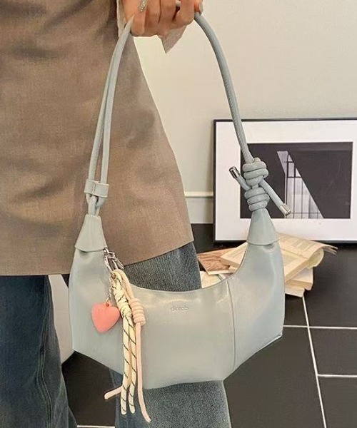Achic(アシック)の「メタリックワンハンドルバッグ(ハンドバッグ・レディース・イエロー/アイボリー/ブラック/ブルーグリーン/シルバー・F)」の17枚目の写真