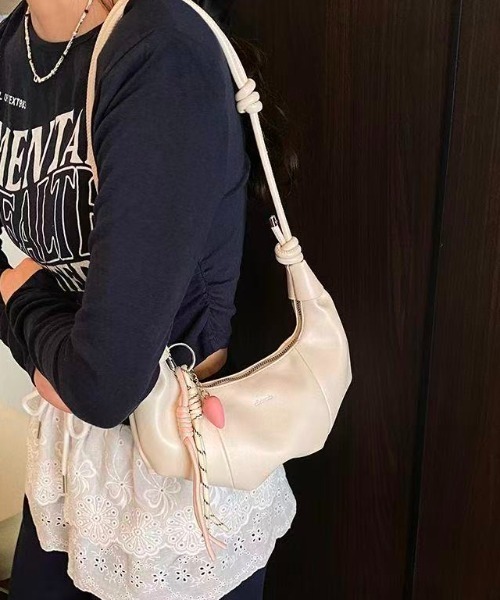 Achic(アシック)の「メタリックワンハンドルバッグ(ハンドバッグ・レディース・イエロー/アイボリー/ブラック/ブルーグリーン/シルバー・F)」の19枚目の写真