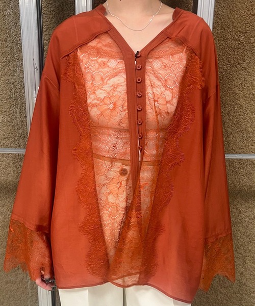 Ameri(アメリ)の「< ZOZOTOWN限定 > SHEER COTTON SILK LACE BLOUSE(Tシャツ/カットソー・レディース・テラコッタ/オフホワイト/ブラック・FREE)」の3枚目の写真