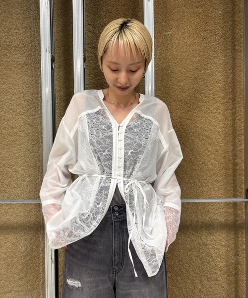 Ameri(アメリ)の「< ZOZOTOWN限定 > SHEER COTTON SILK LACE BLOUSE(Tシャツ/カットソー・レディース・テラコッタ/オフホワイト/ブラック・FREE)」の4枚目の写真
