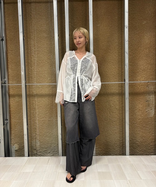 Ameri(アメリ)の「< ZOZOTOWN限定 > SHEER COTTON SILK LACE BLOUSE(Tシャツ/カットソー・レディース・テラコッタ/オフホワイト/ブラック・FREE)」の6枚目の写真