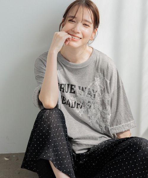 studio CLIP(スタディオクリップ)の「レースロゴロールアップTシャツ(Tシャツ/カットソー・レディース・グレー/カーキ/アイボリー・FREE)」の2枚目の写真