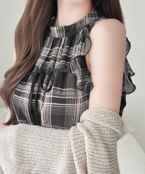 mily bilet(ミウィビレット)の「【mily bilet】洗練された大人フェミニン。アメスリ リボン付きフリルブラウス チェック 花柄 ドット(シャツ/ブラウス・レディース・ドット/アイボリー系1/ブラック系1・LARGE/MEDIUM/SMALL/X-LARGE)」の4枚目の写真