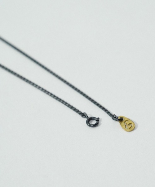 EGO TRIPPING(エゴトリッピング)の「an2098-DRAGONSCALES NECKLACE narrow ネックレス(696650)(ネックレス・メンズ・シルバー/ブラック・L/M/S)」の3枚目の写真